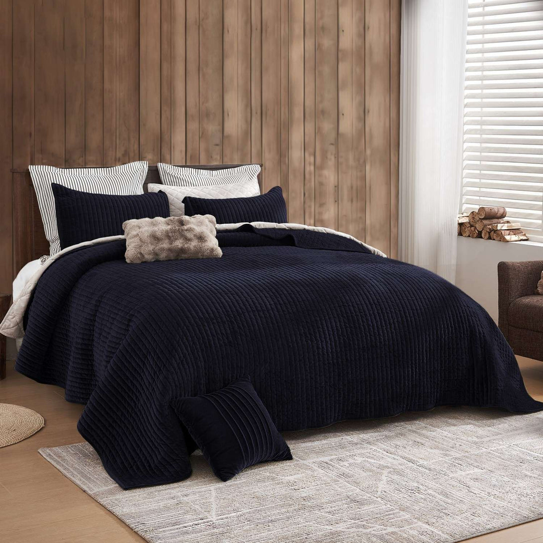 Wonderful 3-Piece Velvet Modern Stripe Quilt Set-