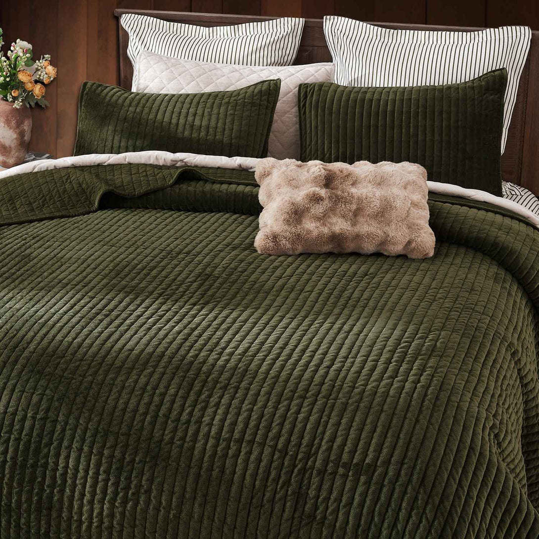 Wonderful 3-Piece Velvet Modern Stripe Quilt Set-Army Green-Full/Queen-